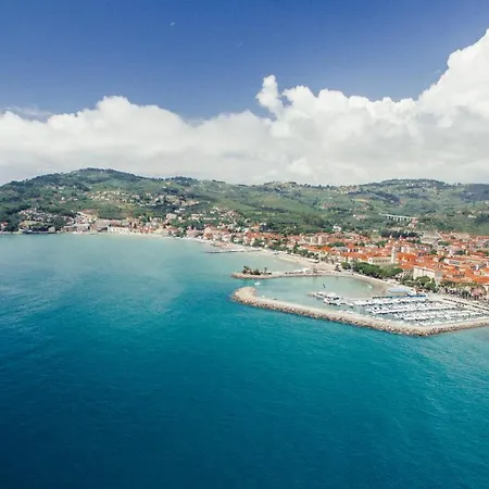 Greco Aparthotel 3*