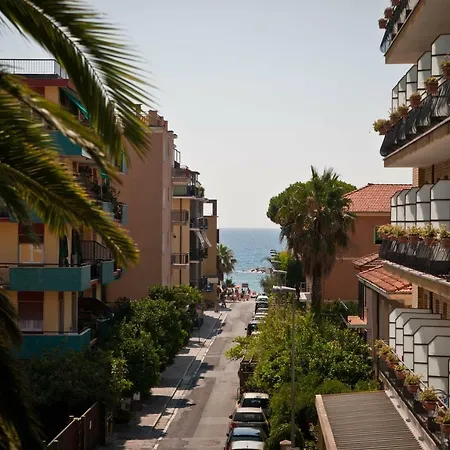 Greco Aparthotel 3*
