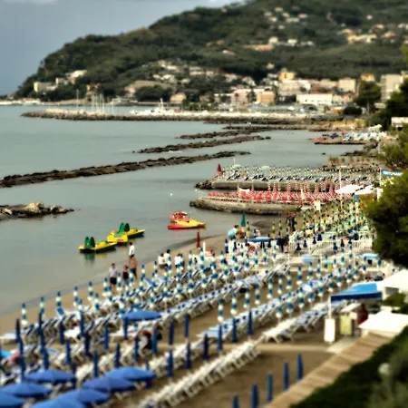 Ξενοδοχείο με διαμερίσματα Greco San Bartolomeo Al Mare